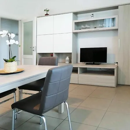 Apartmán Aida - Near The Center With Private Parking E Ac *